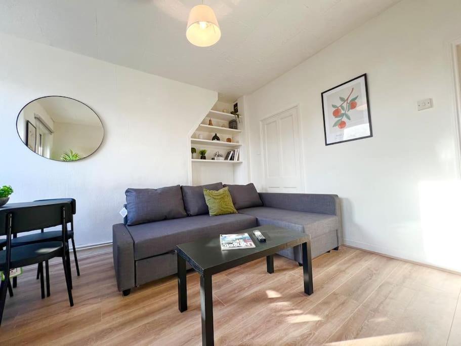 2 Bed Flat- Belsize Park Apartment London Bagian luar foto